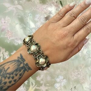 Metal and pearl bracelet